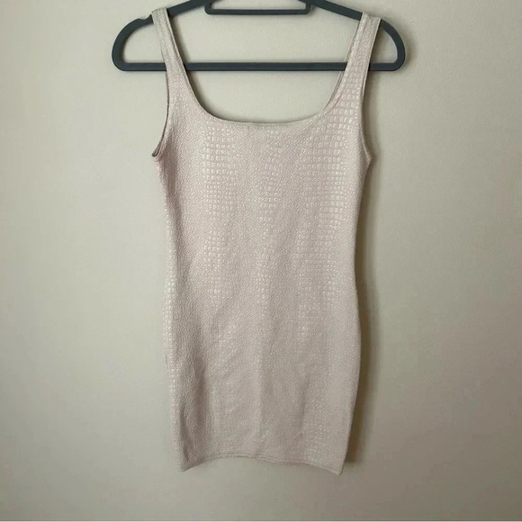 PrettyLittleThing Neutral Ivory Bodycon Mini Sleeveless Shimmer Dress Size 6 - Picture 5 of 6